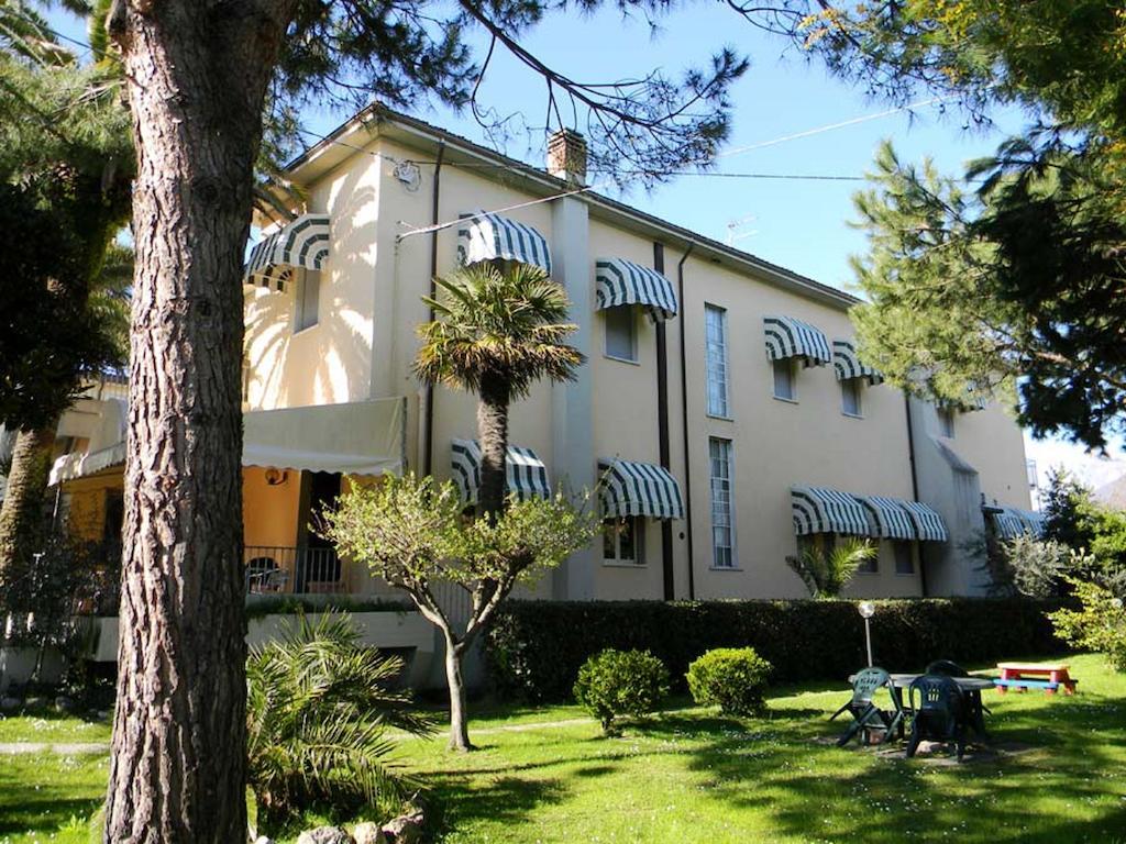 Hotel Parma Mare Marina di Massa Zewnętrze zdjęcie